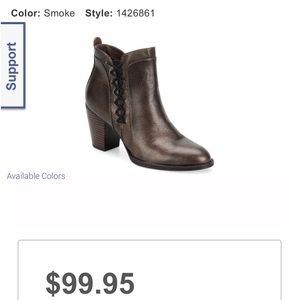 SOFFT Women’s Waverly ankle boot #1426861 color smoke like new condition smoke